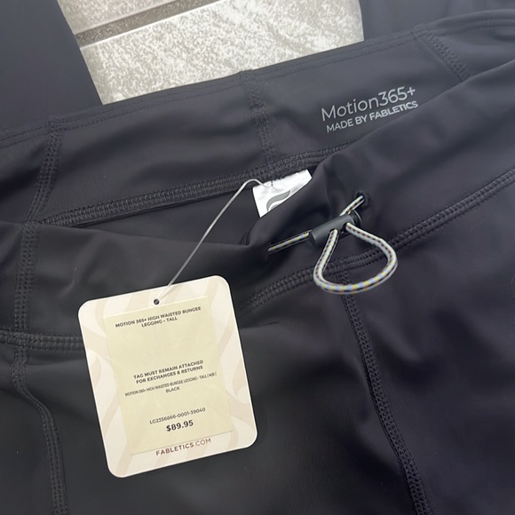 NEW Fabletics Motion365+ High-Waisted Bungee Legging Medium Tall Black - Picture 2 of 2